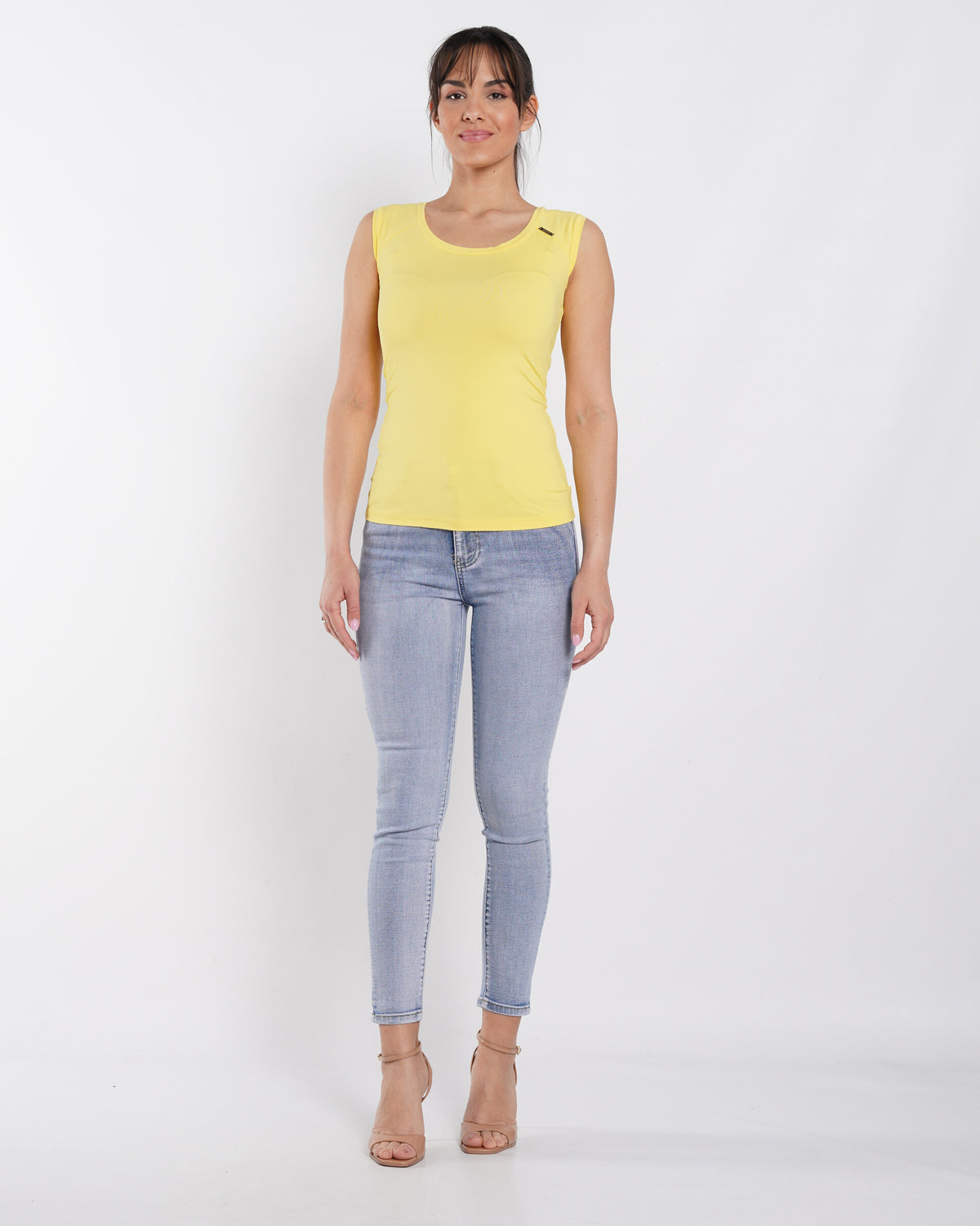 Sárga